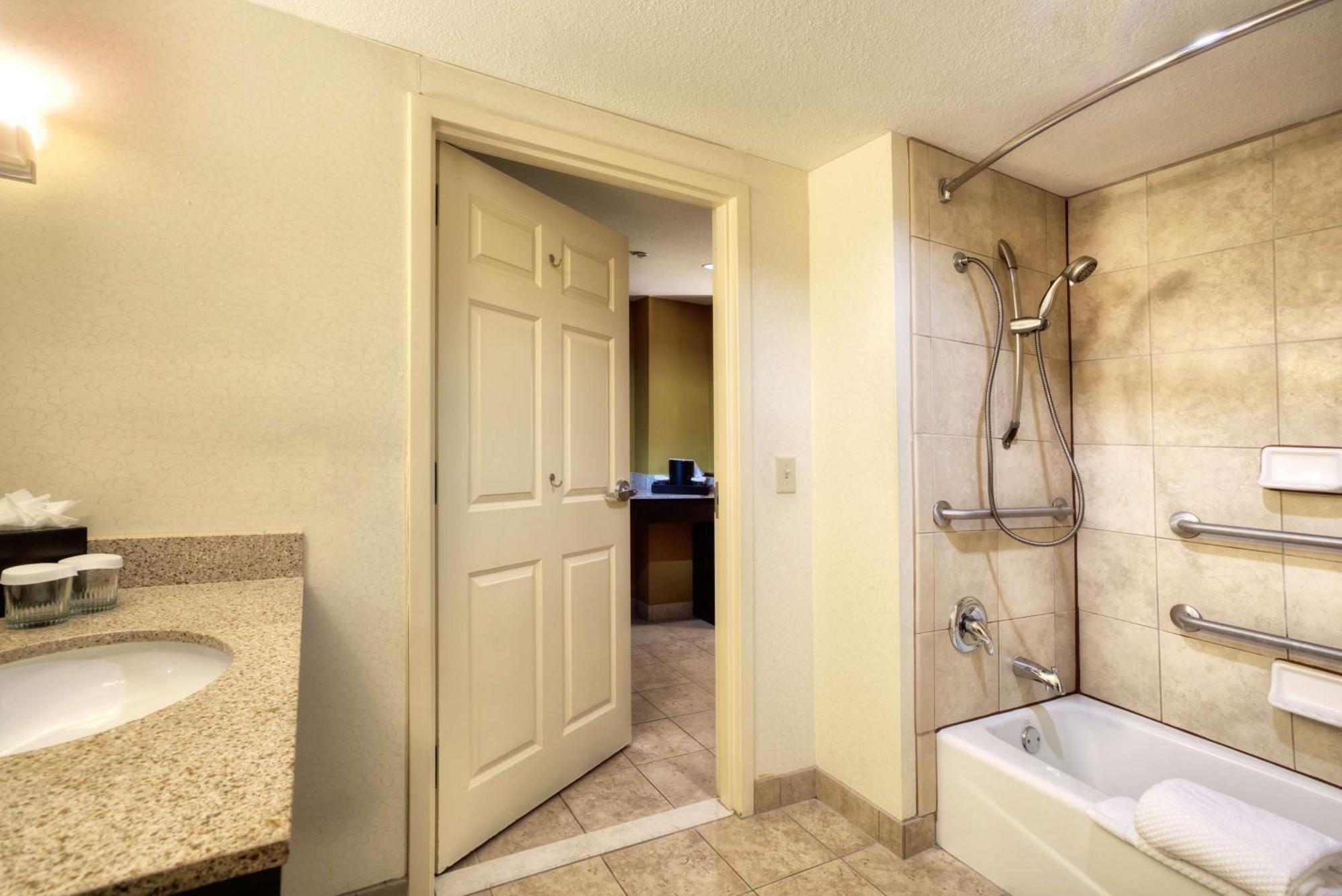 Embassy By Hilton 4* Laredo