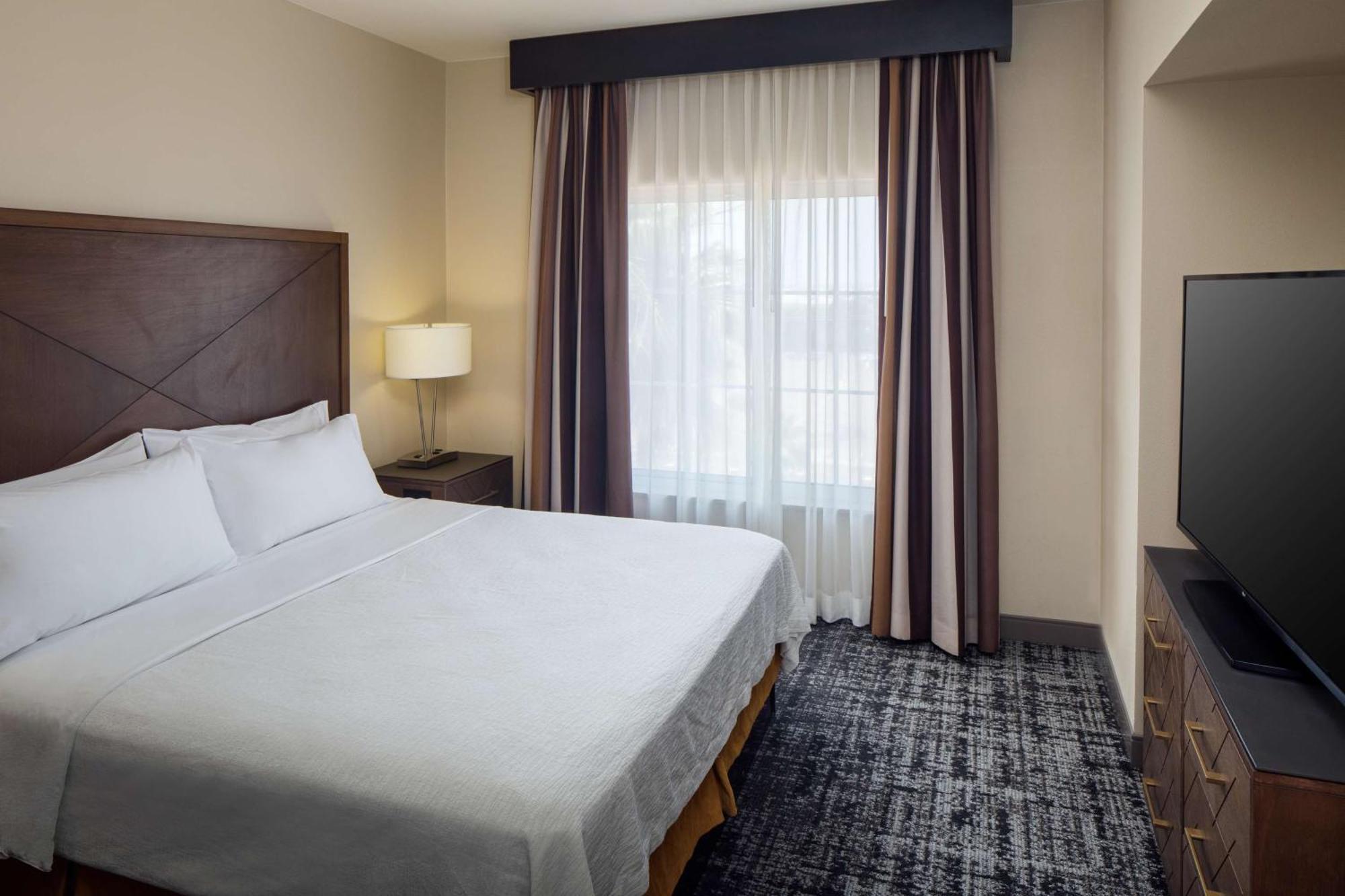 Hotel Embassy By Hilton 4*